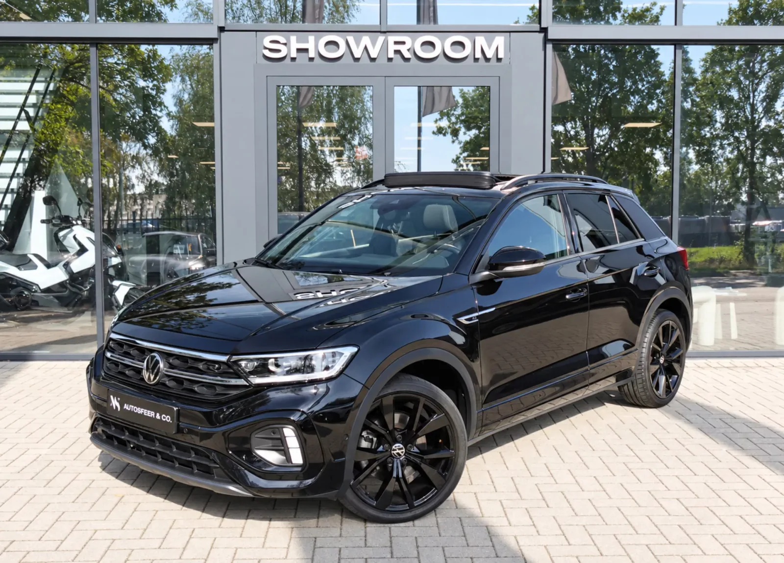 Volkswagen T-Roc (2024) — foto 1
