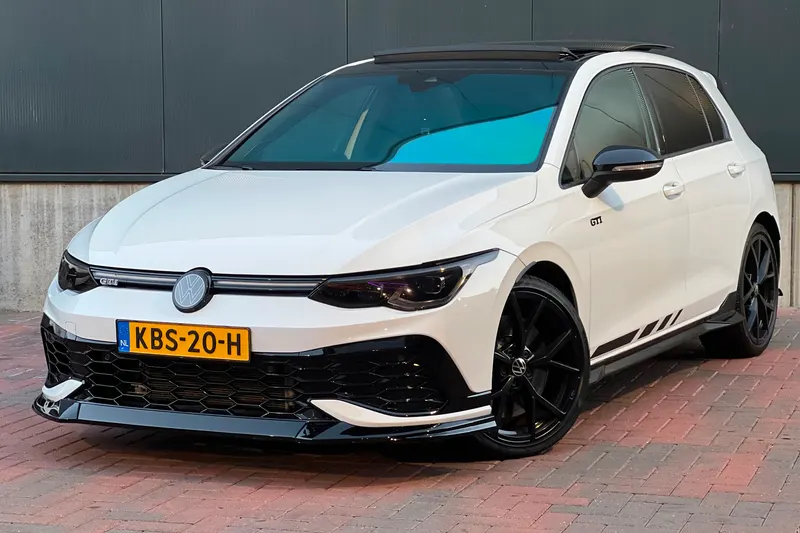 Volkswagen Golf (2024)
