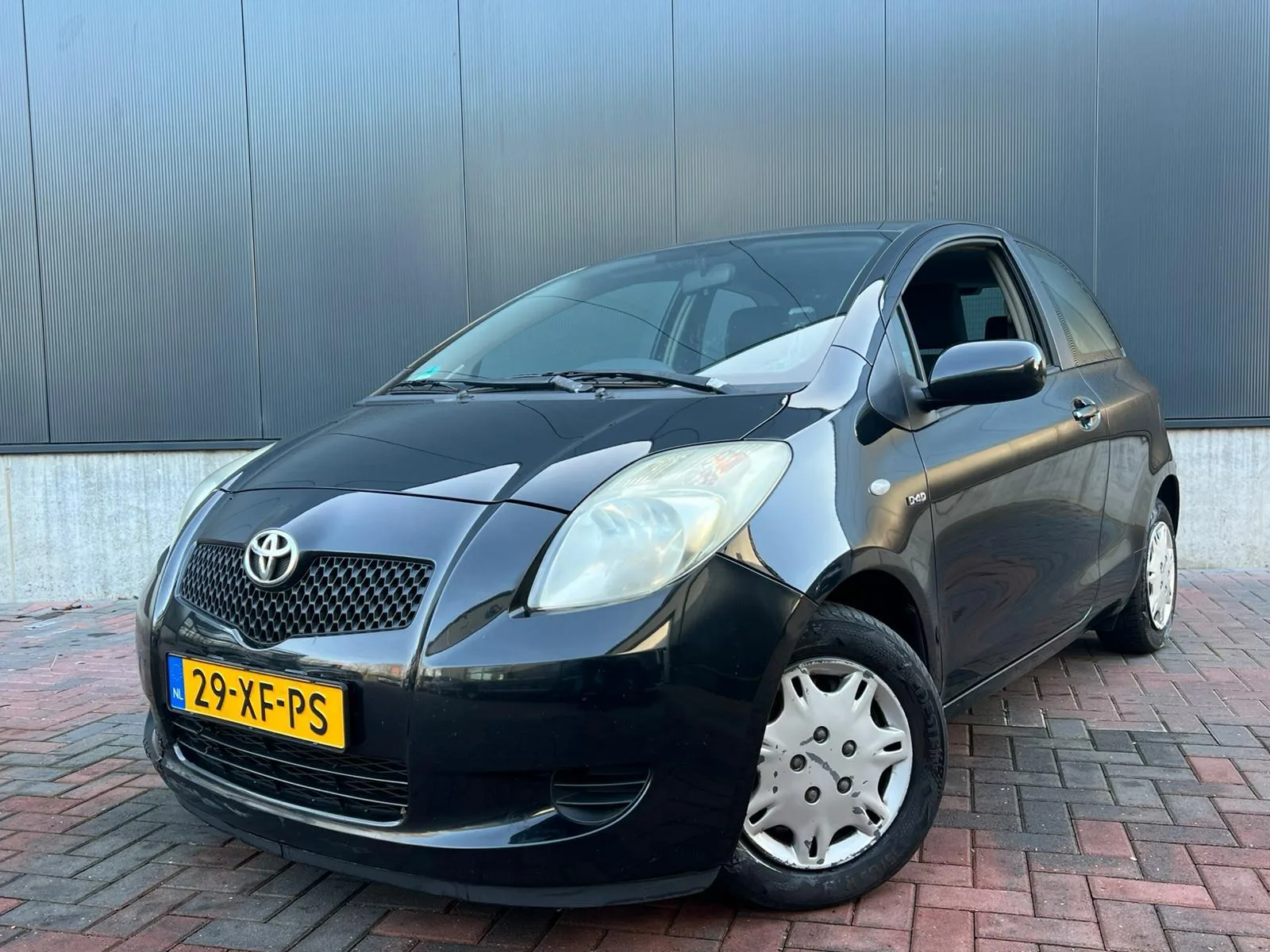 Toyota Yaris (2007) — foto 1