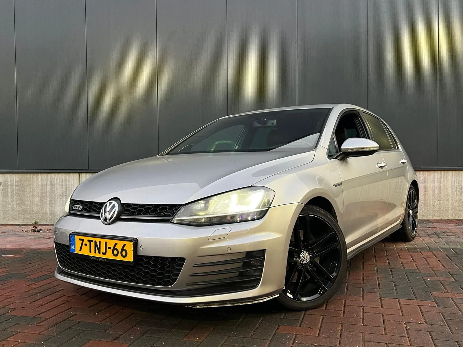 Volkswagen Golf (2014) — foto 1