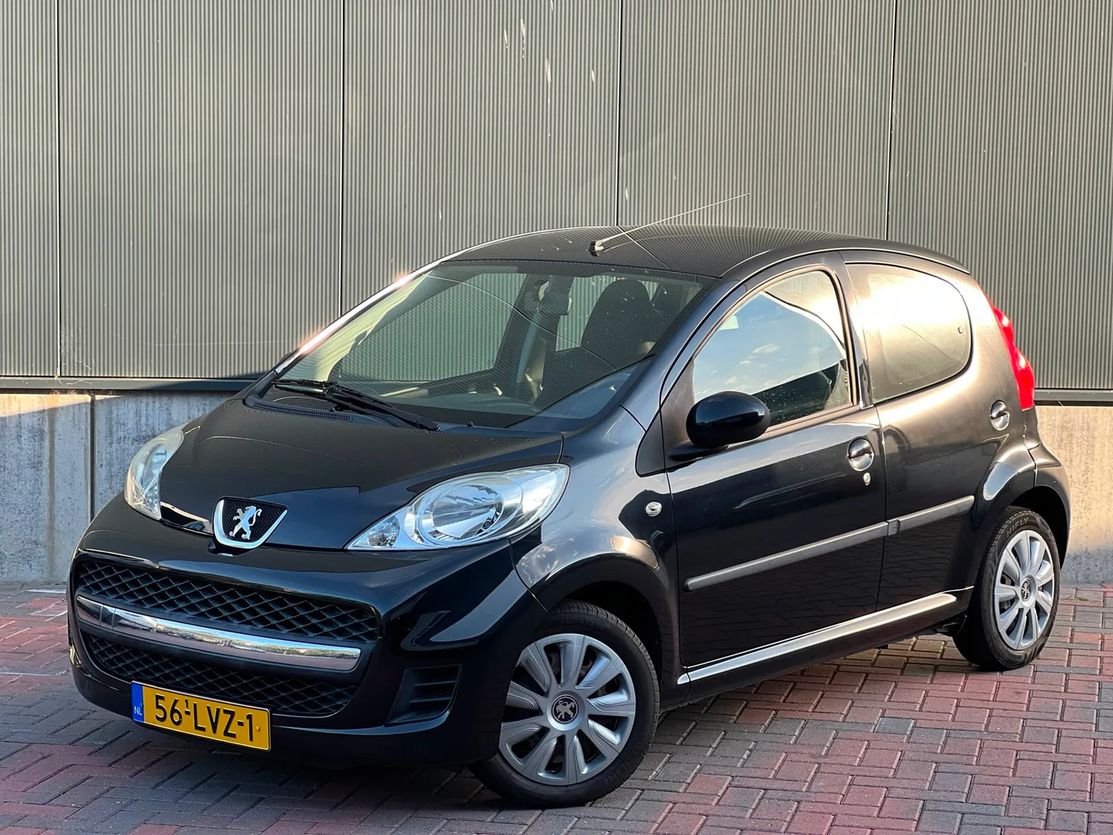 Peugeot 107 (2010) — foto 1