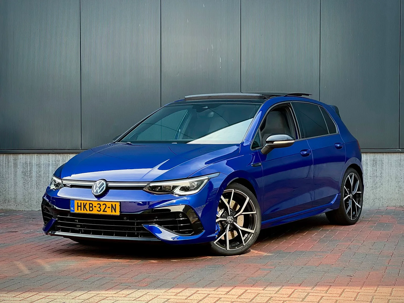 Volkswagen Golf (2021) — foto 1