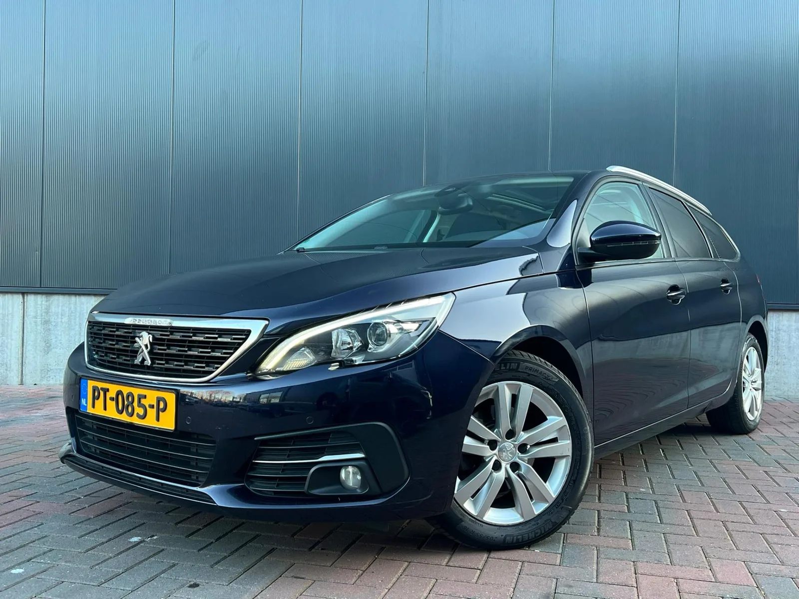 Peugeot 308 (2017) — foto 1