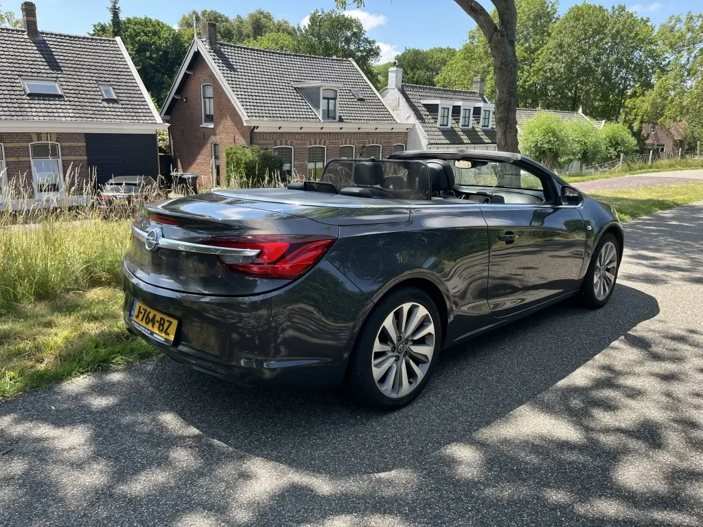 Opel Cascada (2013) — foto 1