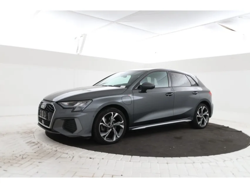 Audi A3 (2022) — foto 1