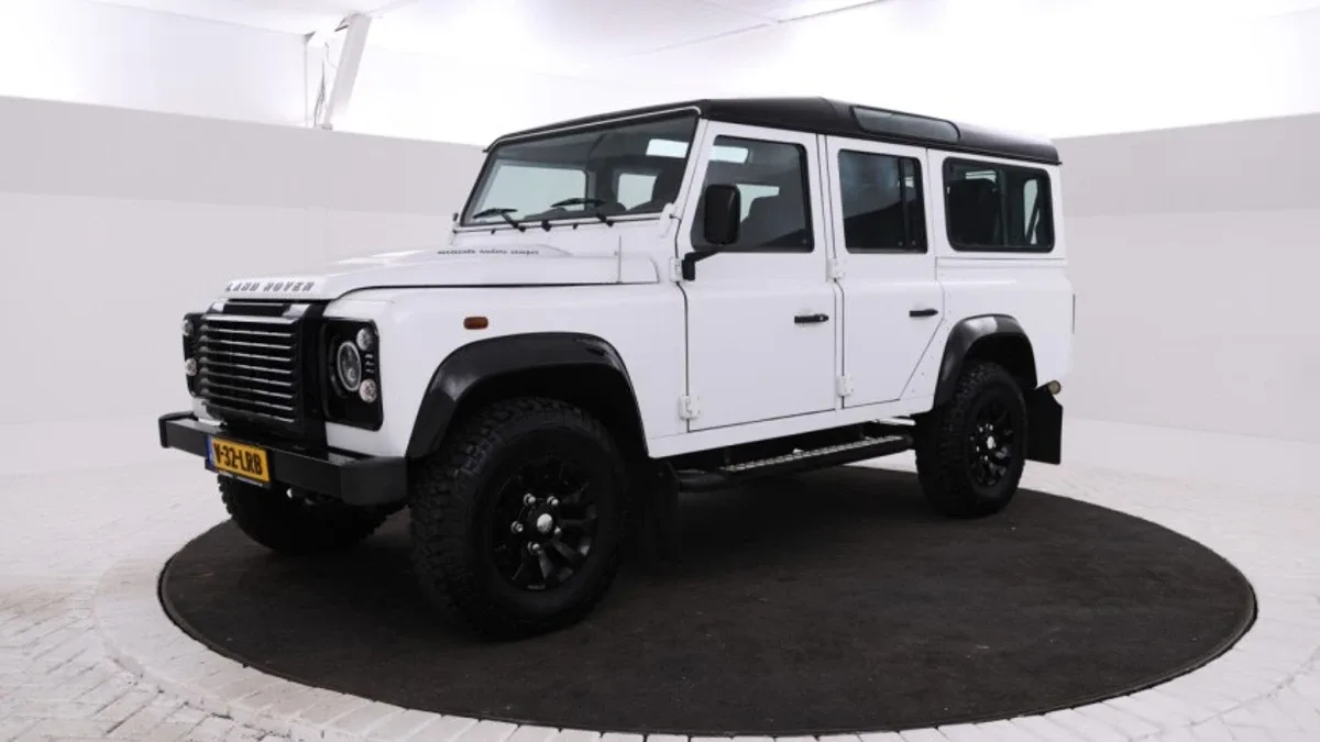 Land Rover Defender (2013) — foto 1