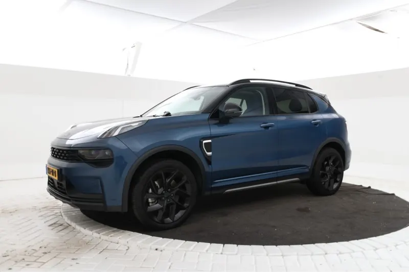 Lynk & Co 01 (2023)