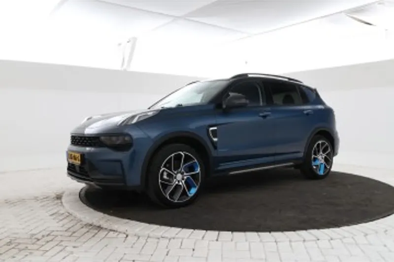 Lynk & Co 01 (2023)