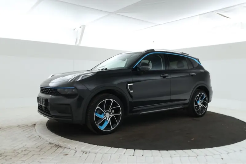 Lynk & Co 01 (2022)