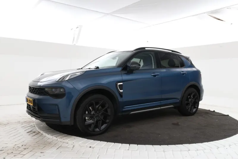 Lynk & Co 01 (2023)