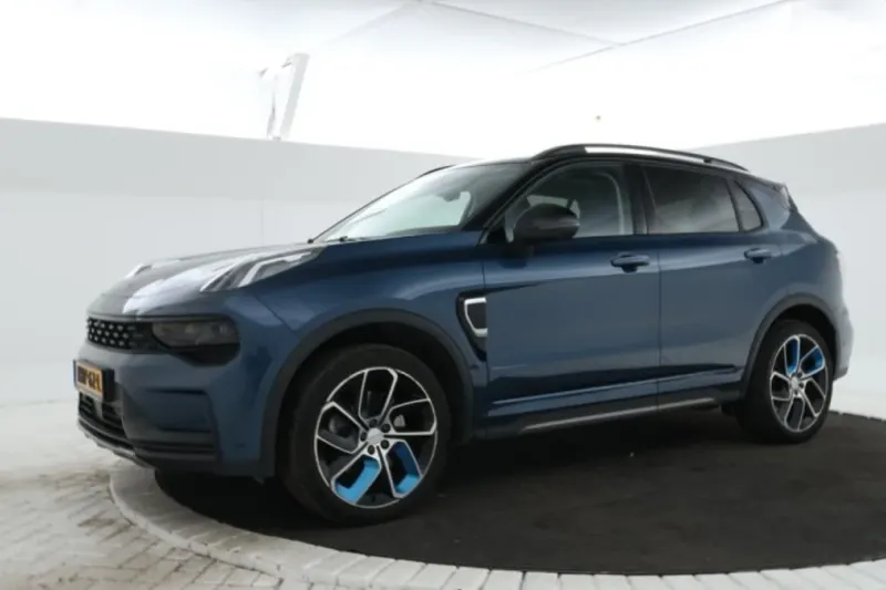 Lynk & Co 01 (2022)