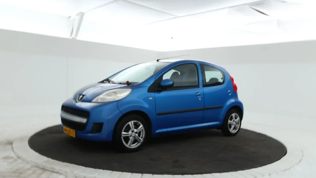 Peugeot 107 (2010) — foto 1