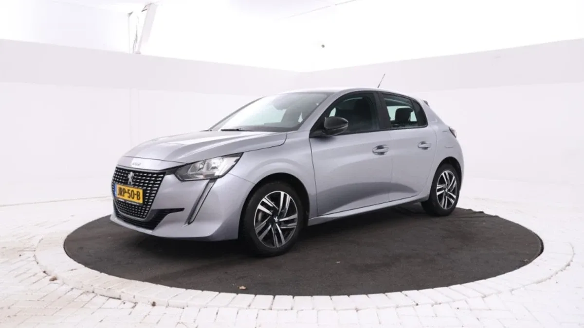 Peugeot 208 (2023) — foto 1