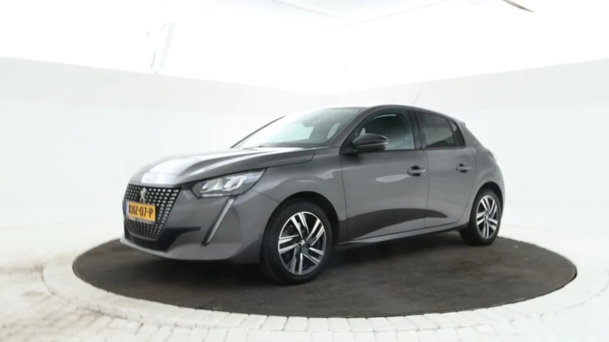 Peugeot 208 (2022) — foto 1