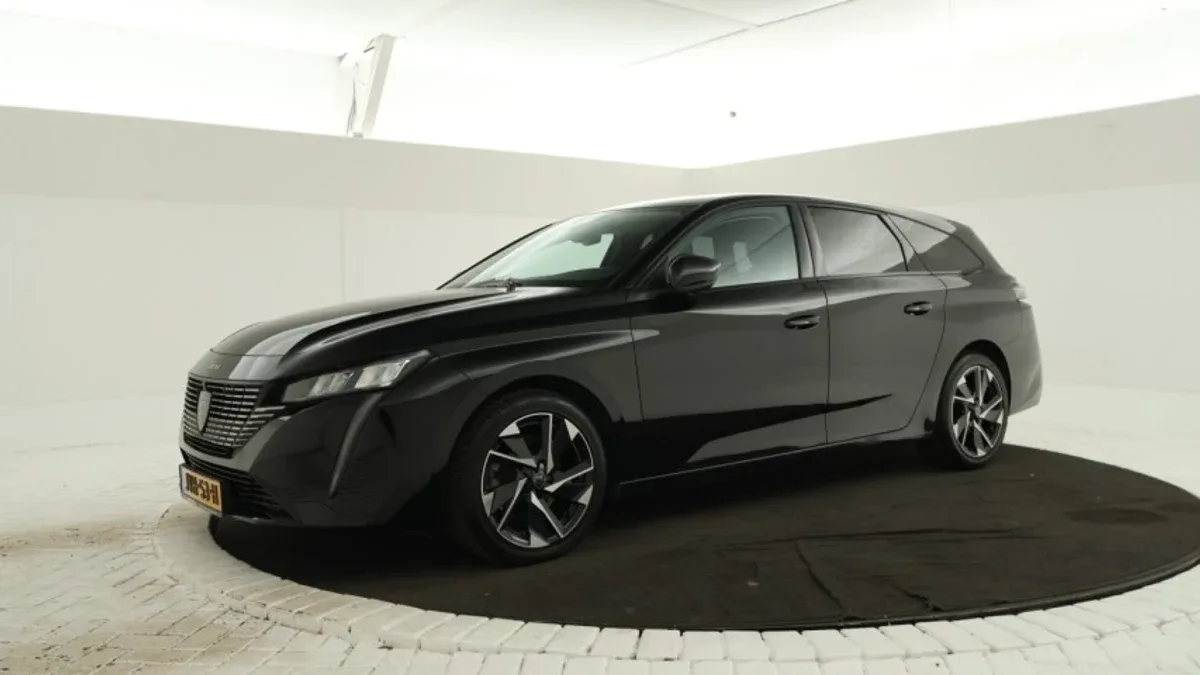 Peugeot 308 (2022) — foto 1