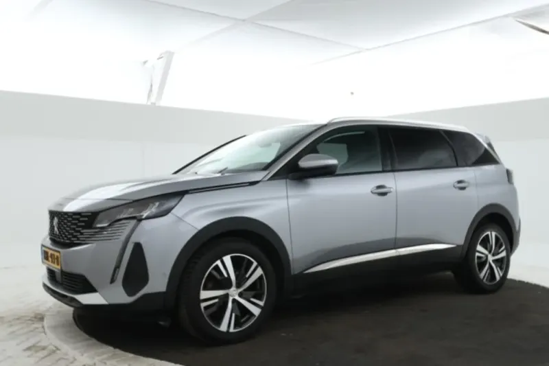 Peugeot 5008 (2021)