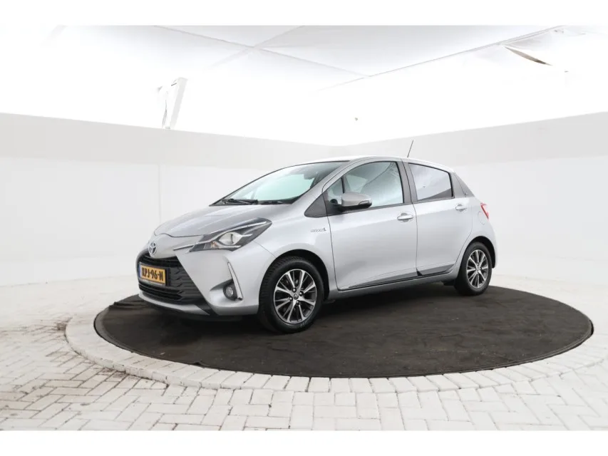 Toyota Yaris (2021) — foto 1