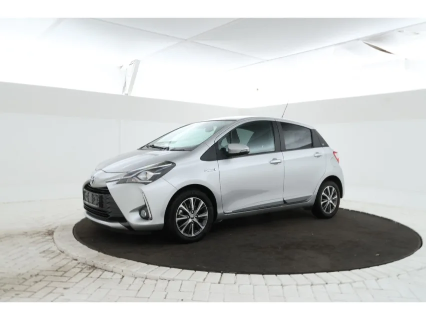 Toyota Yaris (2021) — foto 1