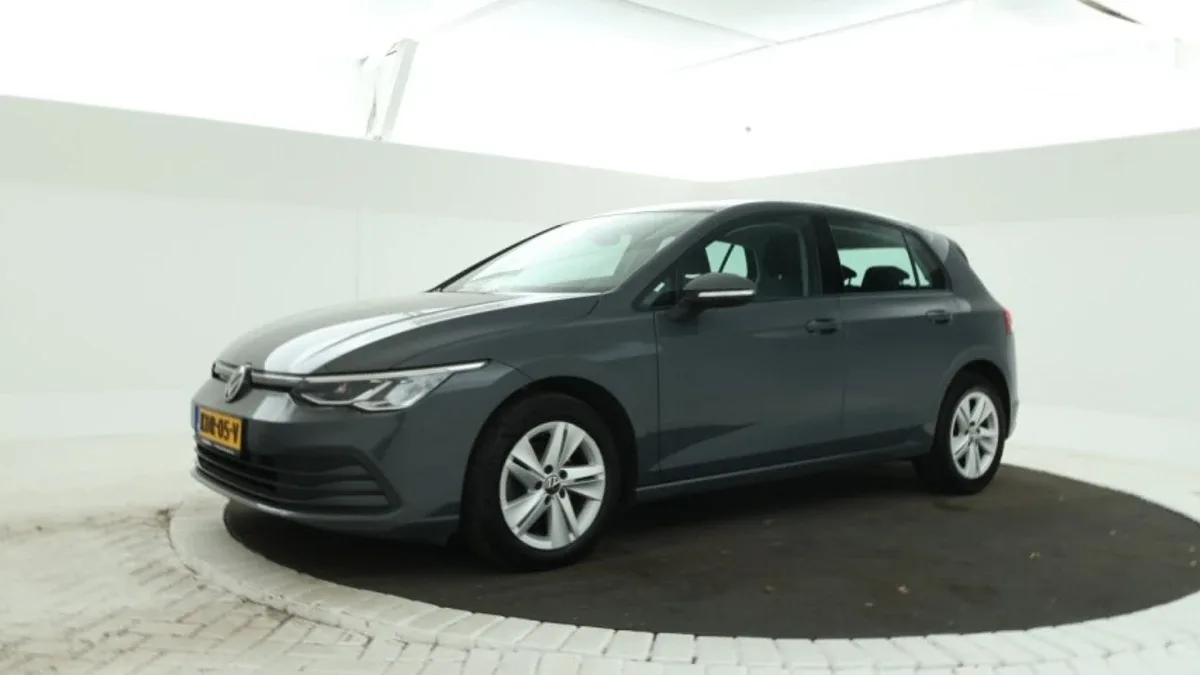 Volkswagen Golf (2021) — foto 1
