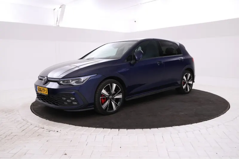 Volkswagen Golf (2023)