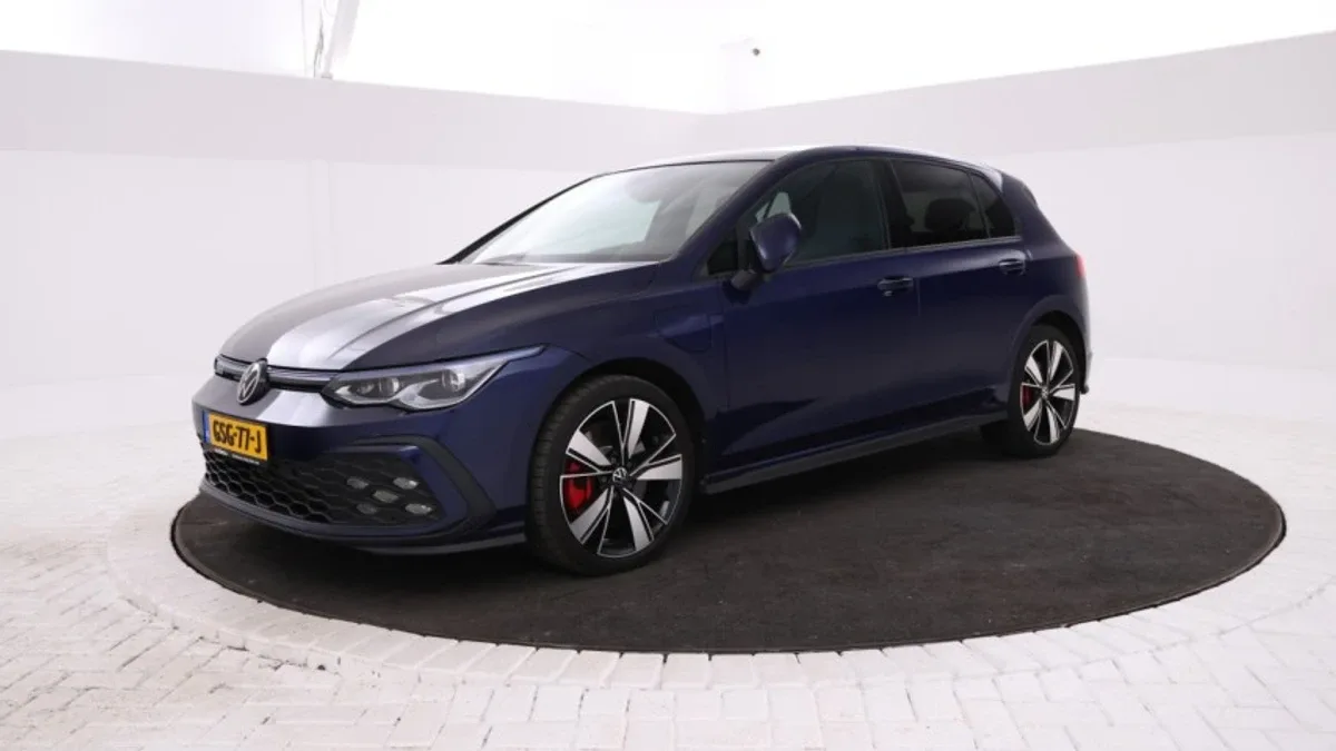 Volkswagen Golf (2023) — foto 1