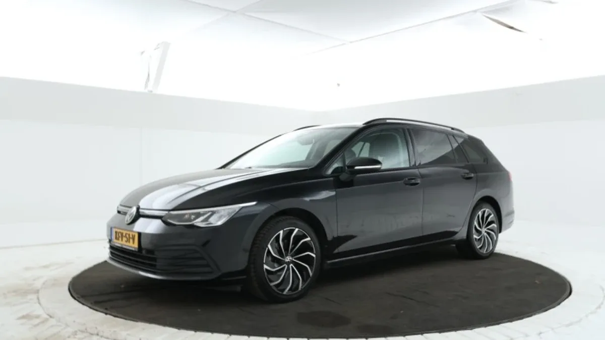 Volkswagen Golf (2021) — foto 1