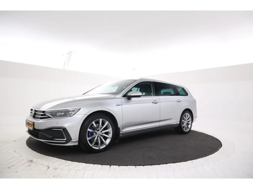 Volkswagen Passat (2020) — foto 1