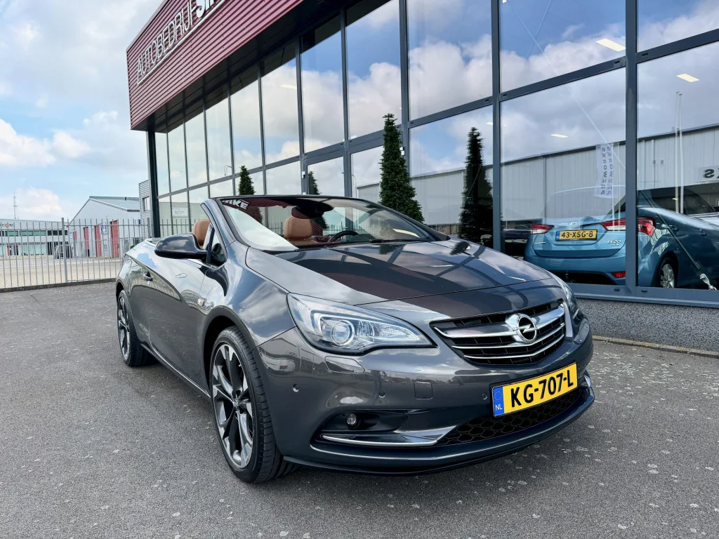 Opel Cascada (2016) — foto 1