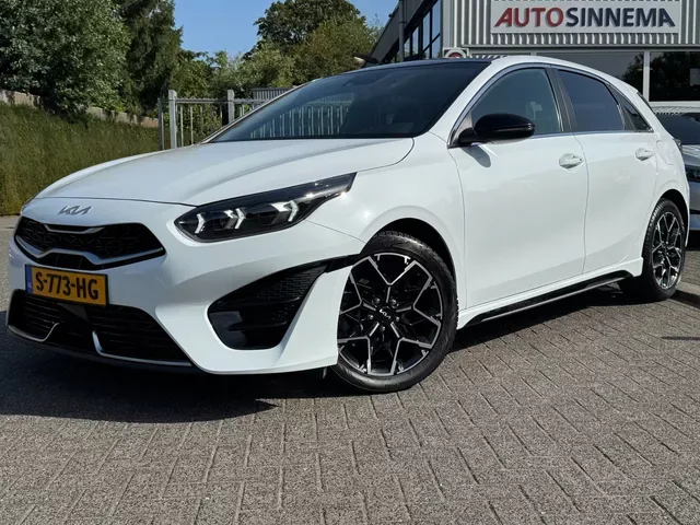 Kia Ceed (2023) — foto 1