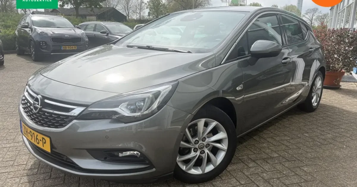 Opel Astra (2019) — foto 1