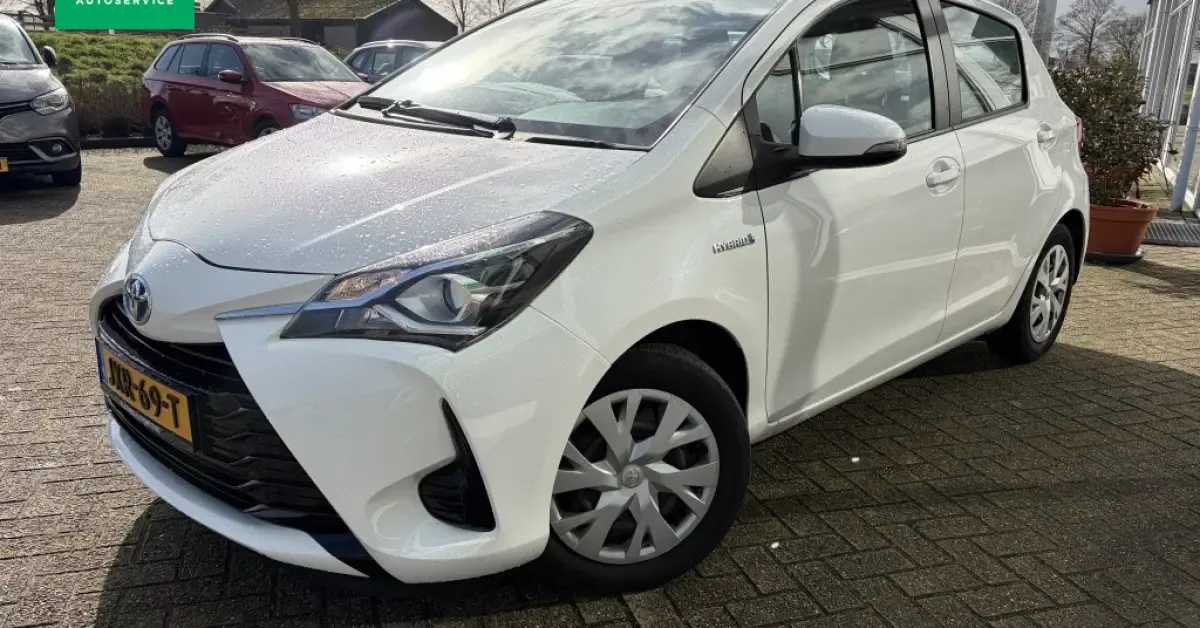 Toyota Yaris (2020) — foto 1