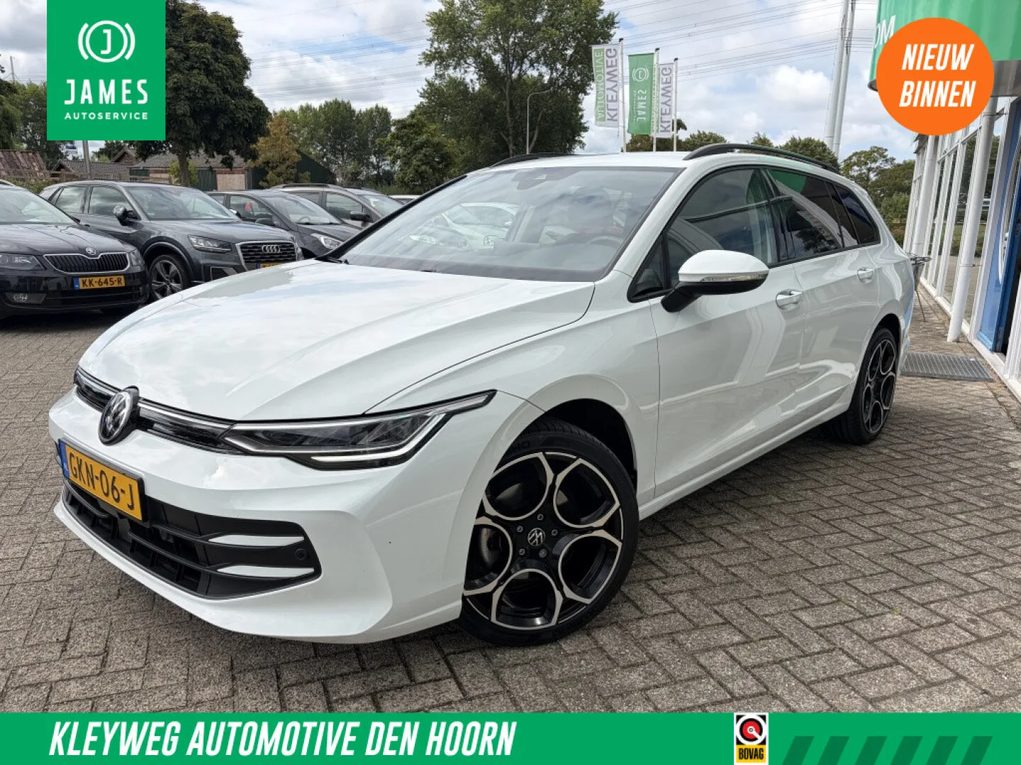 Volkswagen Golf (2024) — foto 1