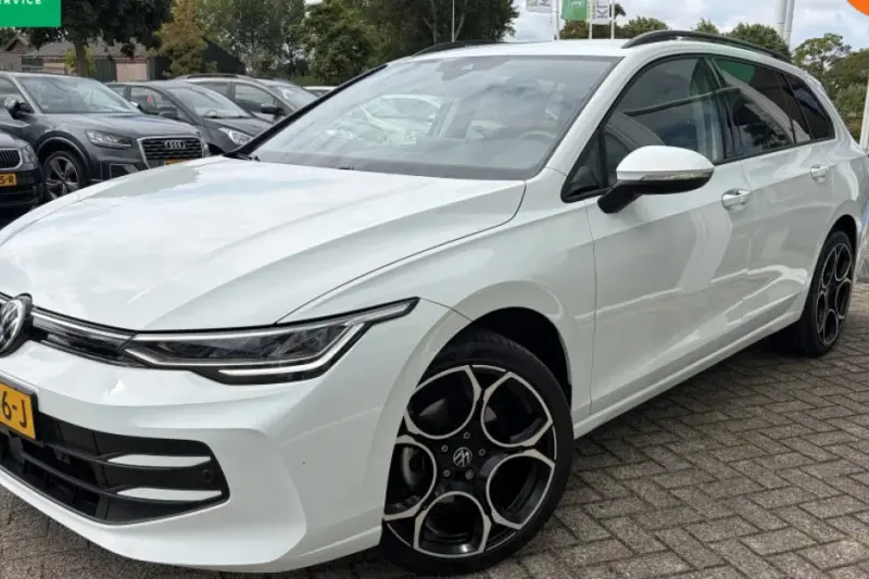 Volkswagen Golf (2024)