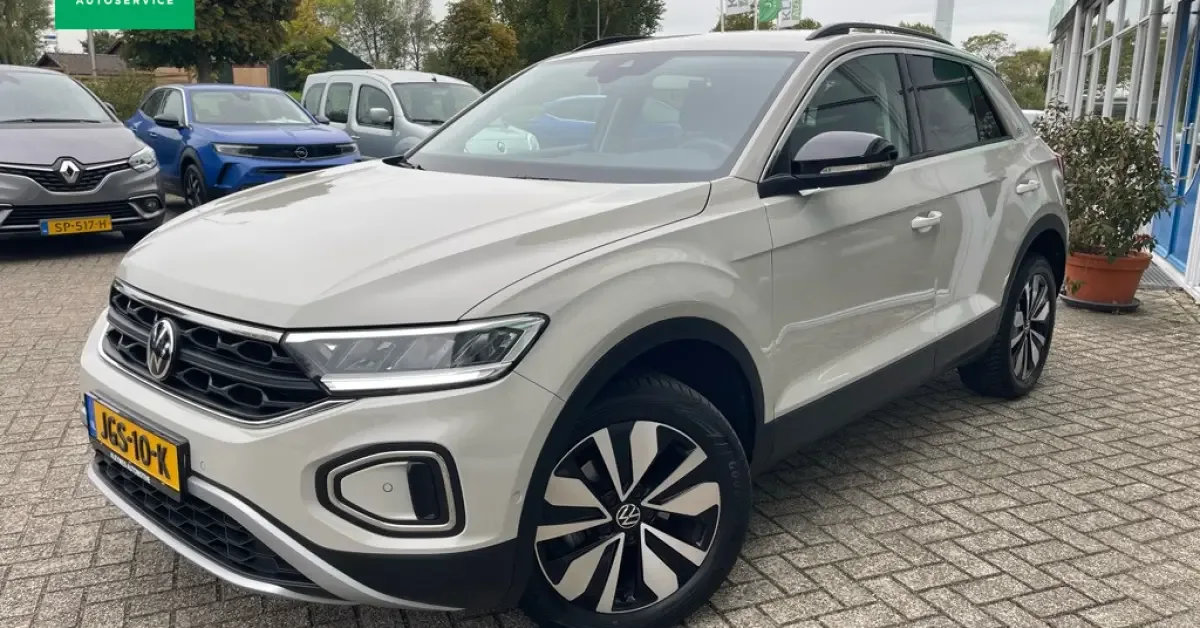 Volkswagen T-Roc (2025) — foto 1