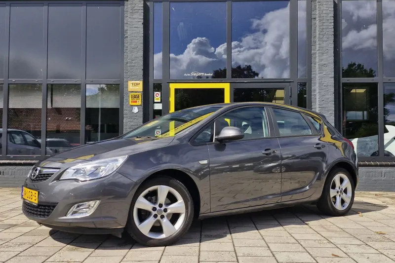 Opel Astra (2010)
