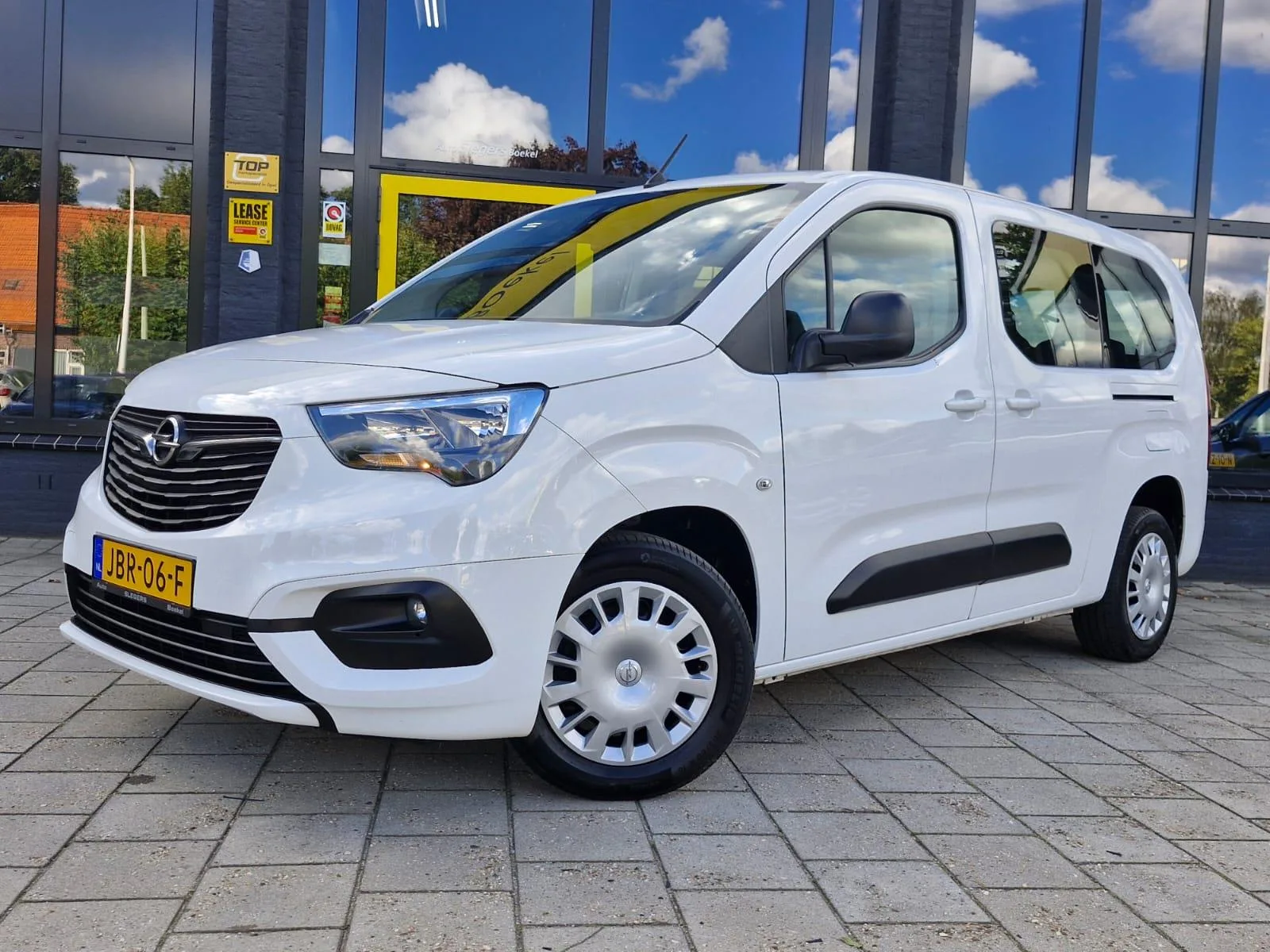 Opel Combo Life (2022) — foto 1