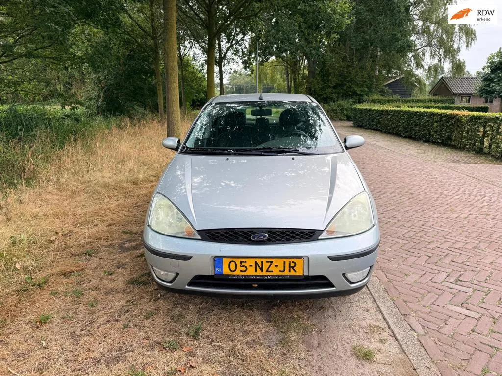 Ford Focus (2004) — foto 1