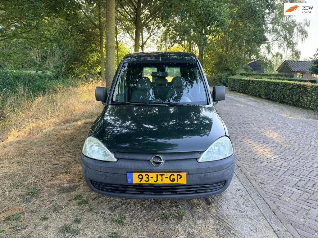 Opel Tour (2002) — foto 1