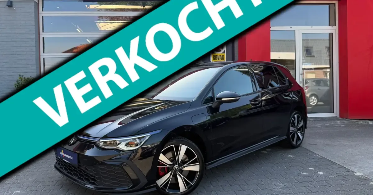 Volkswagen Golf (2022) — foto 1