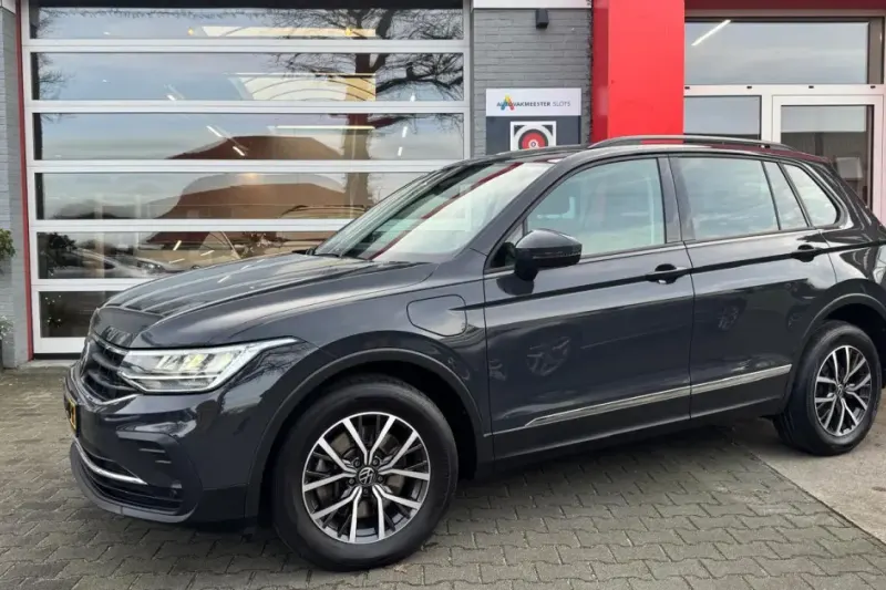Volkswagen Tiguan (2022)