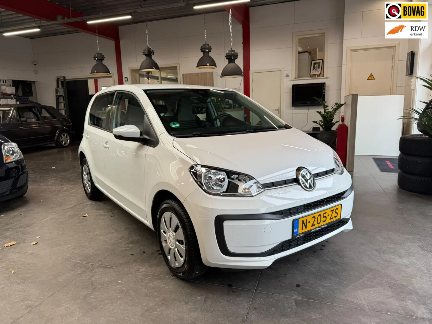 Volkswagen Up! (2022) — foto 1