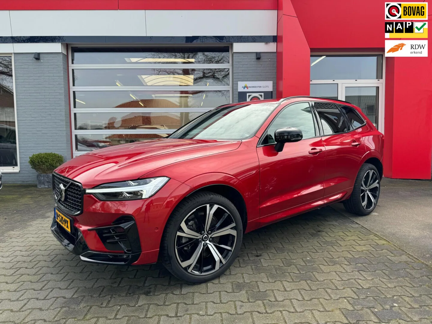 Volvo XC60 (2022) — foto 1