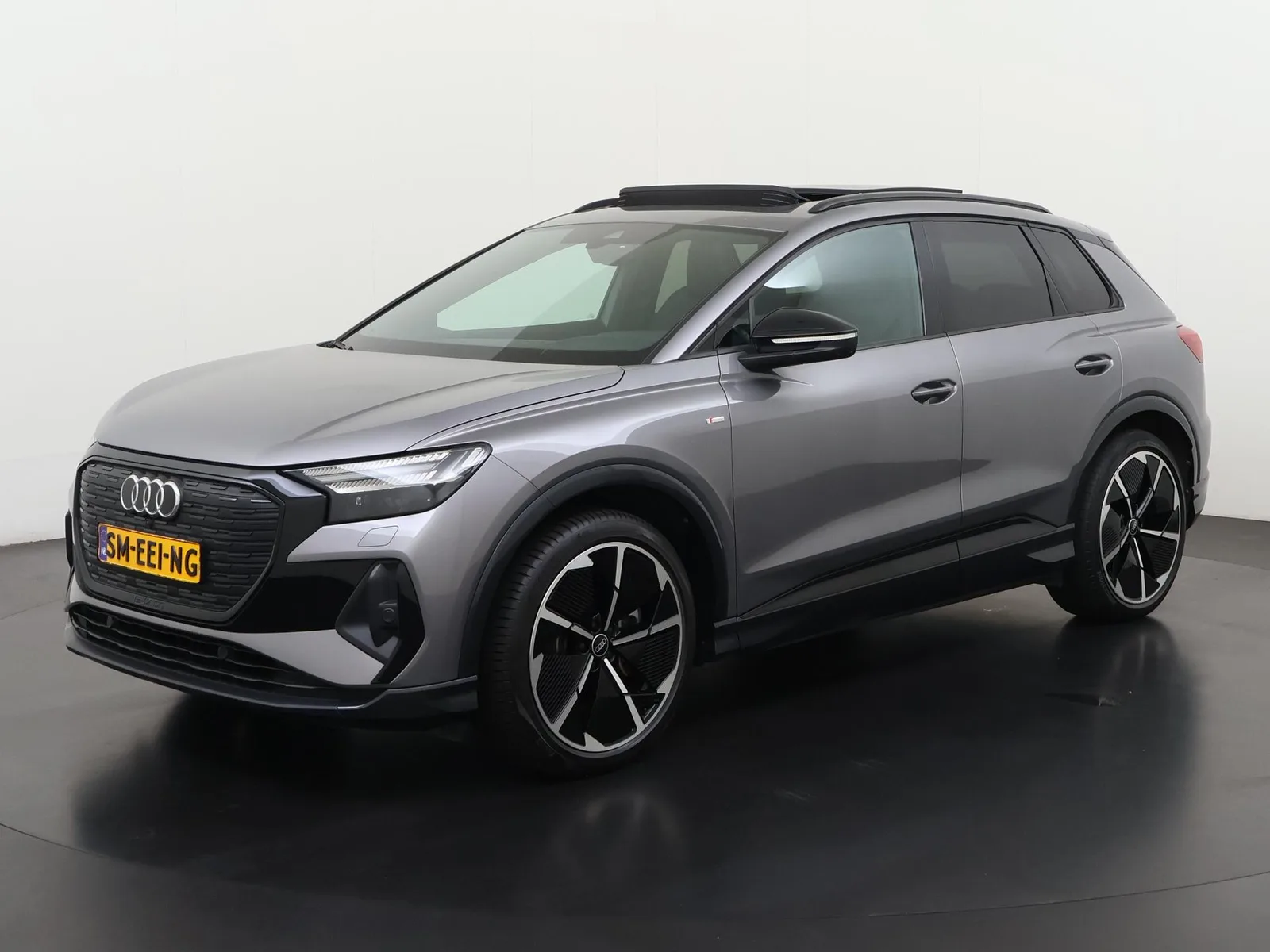 Audi Q4 e-tron (2022) — foto 1