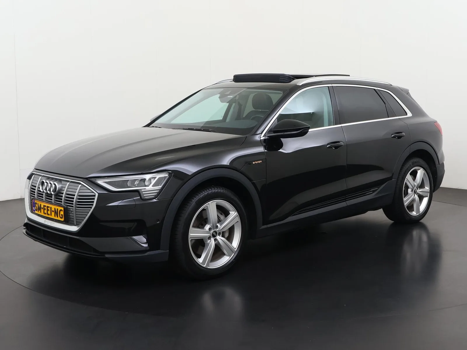 Audi e-tron (2023) — foto 1
