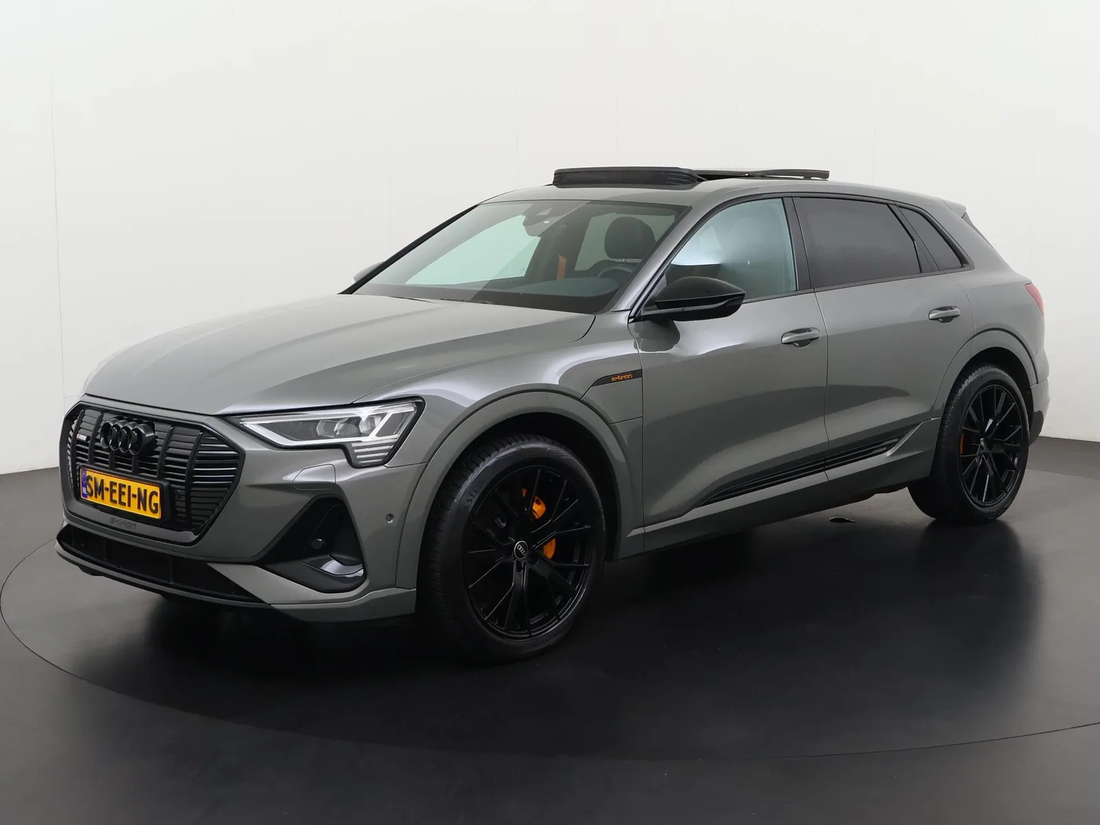 Audi e-tron (2023) — foto 1