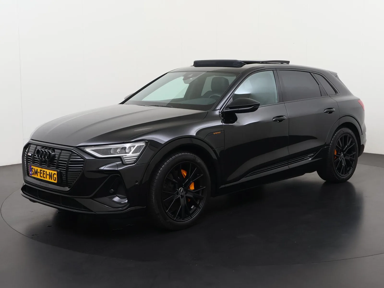 Audi e-tron (2023) — foto 1