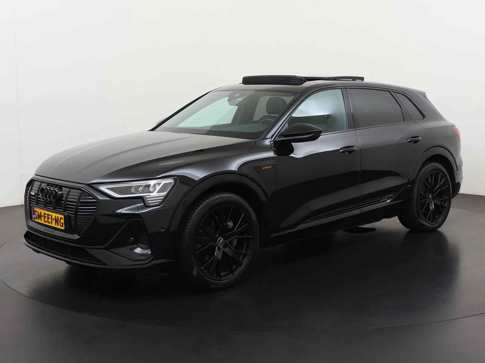 Audi e-tron (2023) — foto 1