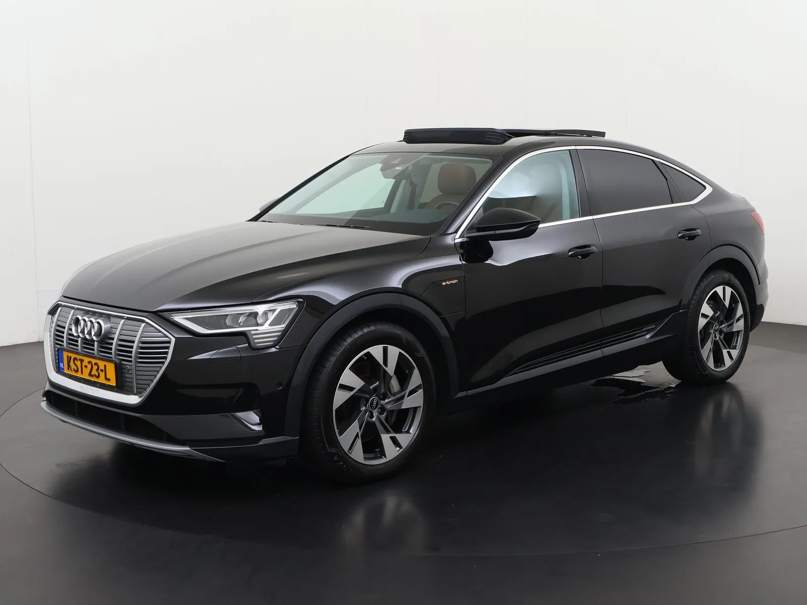 Audi e-tron (2023) — foto 1