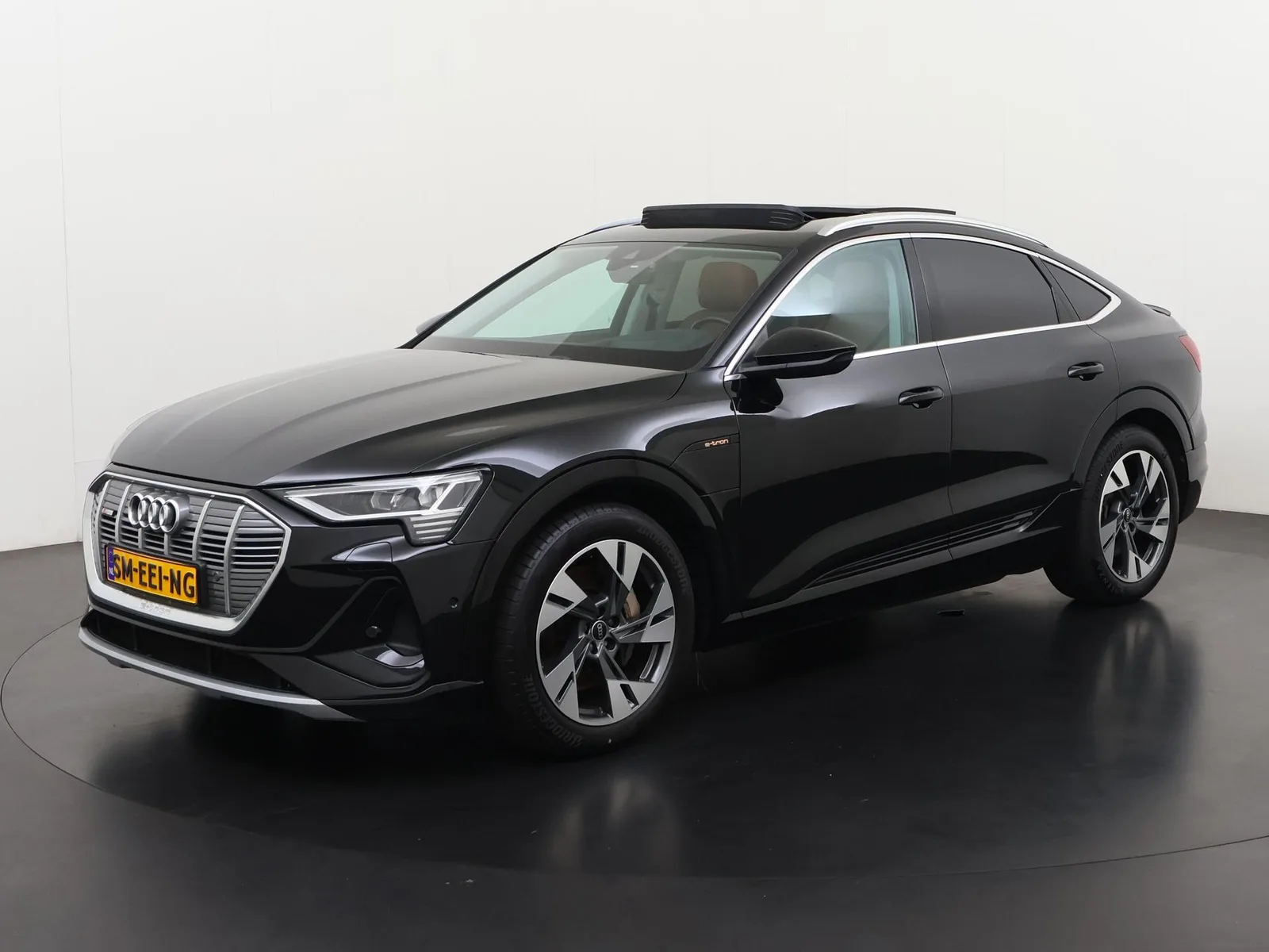Audi e-tron (2023) — foto 1