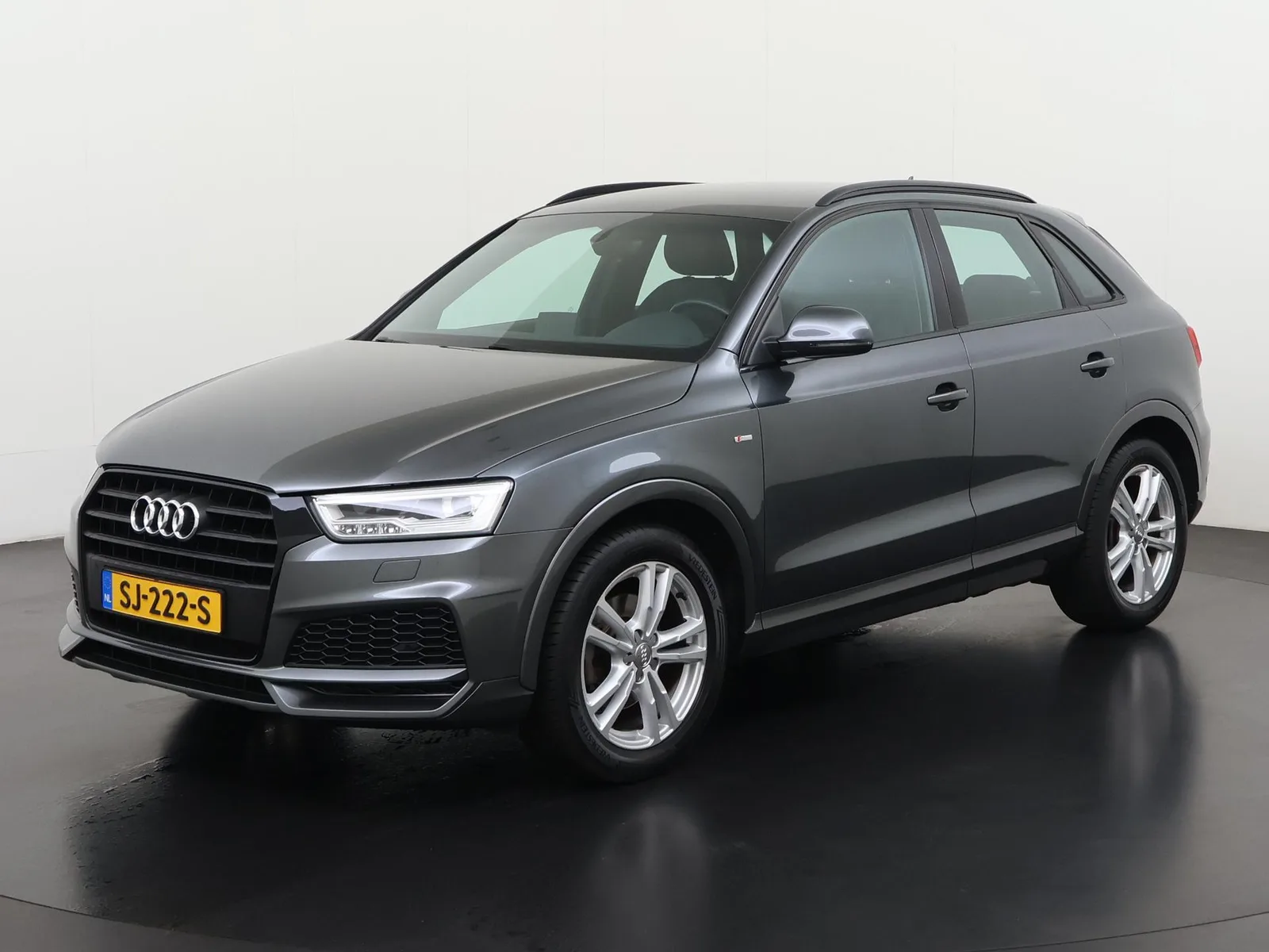 Audi Q3 (2018) — foto 1
